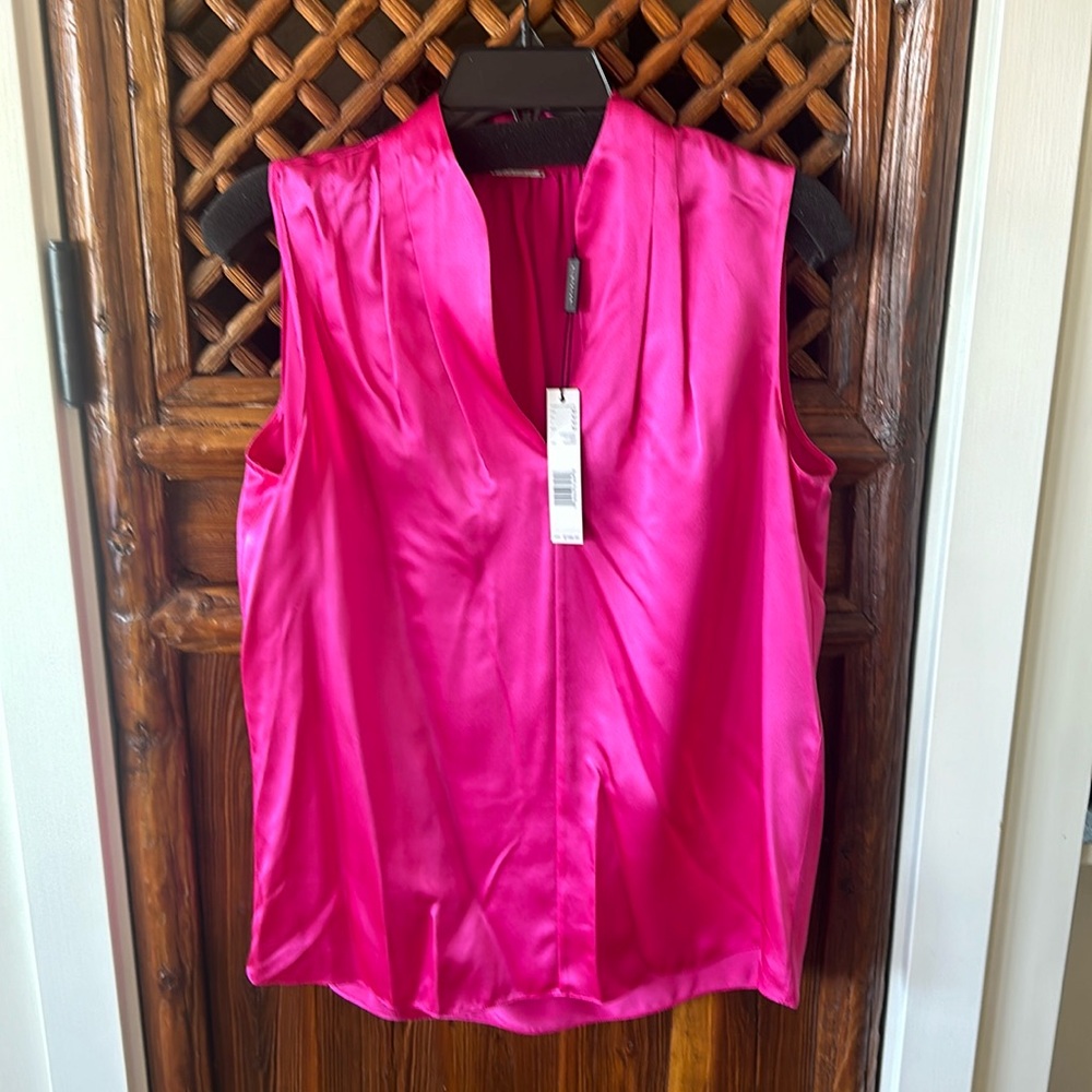 Gorgeous NWT fuchsia silk blouse, sleeveless. Rule Tahari.